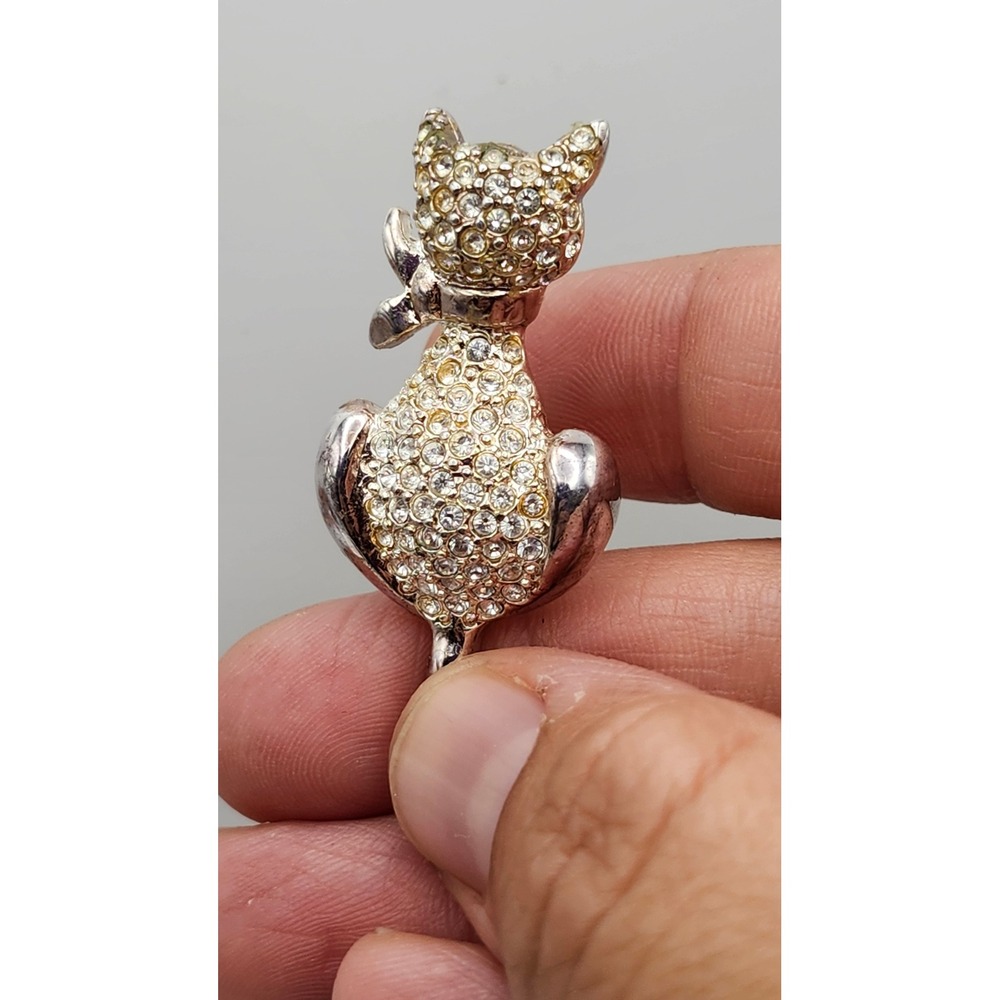 Napier Cat Brooch Pin Rhinestone‎ Studded Silver Tone Ribbon Collar Detail